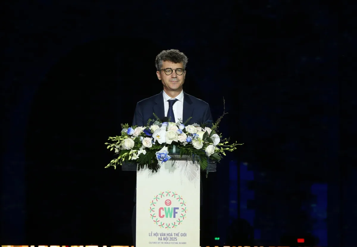 Khai mạc Lễ hội Văn hóa Thế giới tại Hà Nội: Hòa sắc năm châu giữa lòng di sản - Ảnh 2.