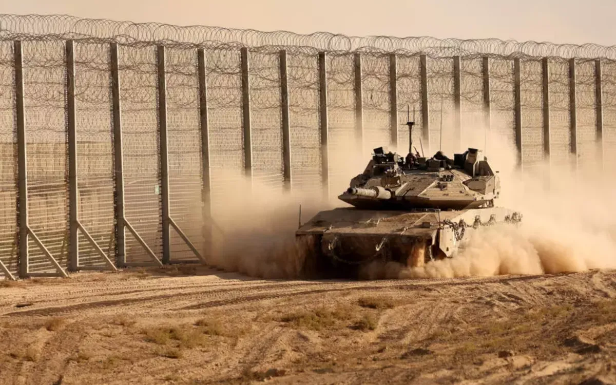 Xe tăng của Quân đội Israel hoạt động tại Dải Gaza (Ảnh: AFP)